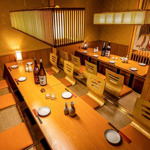 A completely private room with a door creates a private space.Perfect for entertaining or after-parties.You can also feel free to celebrate birthdays with your loved ones.Have a memorable time at our store...♪