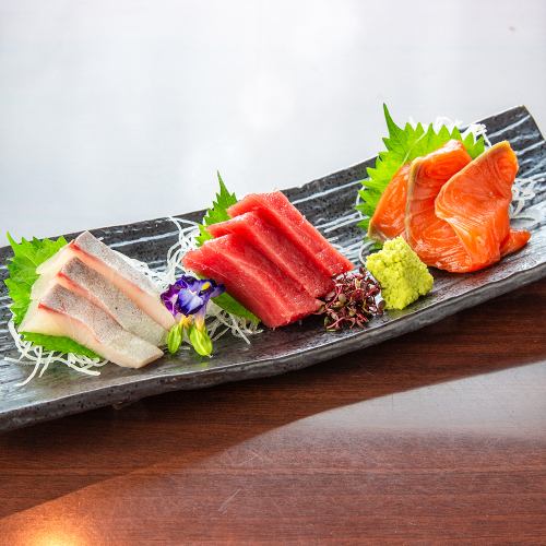 Assortment of three kinds of sashimi