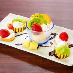 Seasonal dessert plate