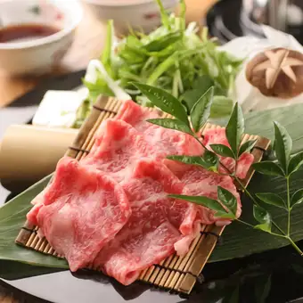 【仅限自助餐】高级牛肉涮涮锅、猪肉涮涮锅等自助餐：‘特制涮涮锅自助餐’ 3,280日元