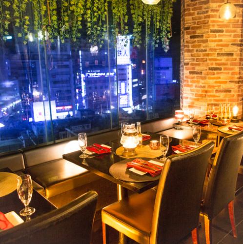 夜景を眺められる店内