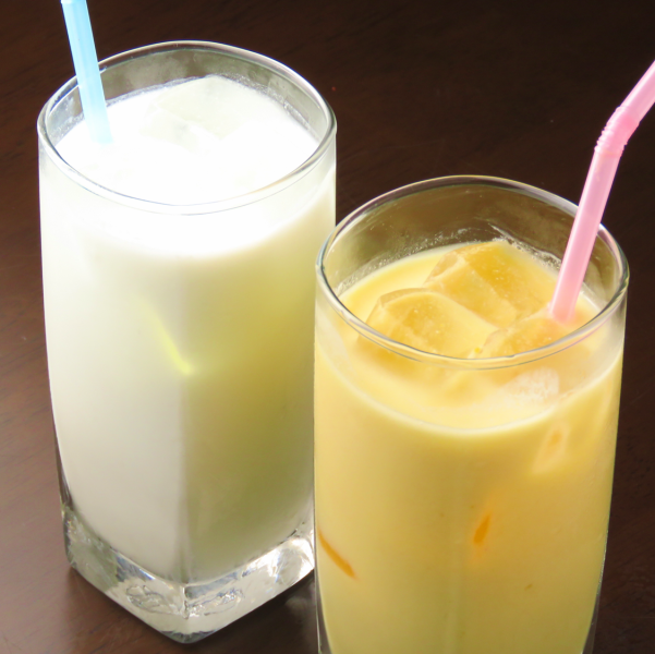 ≪To accompany curry ♪ >> For spicy curry, coconut-flavored Lassi / rich mango Lassi