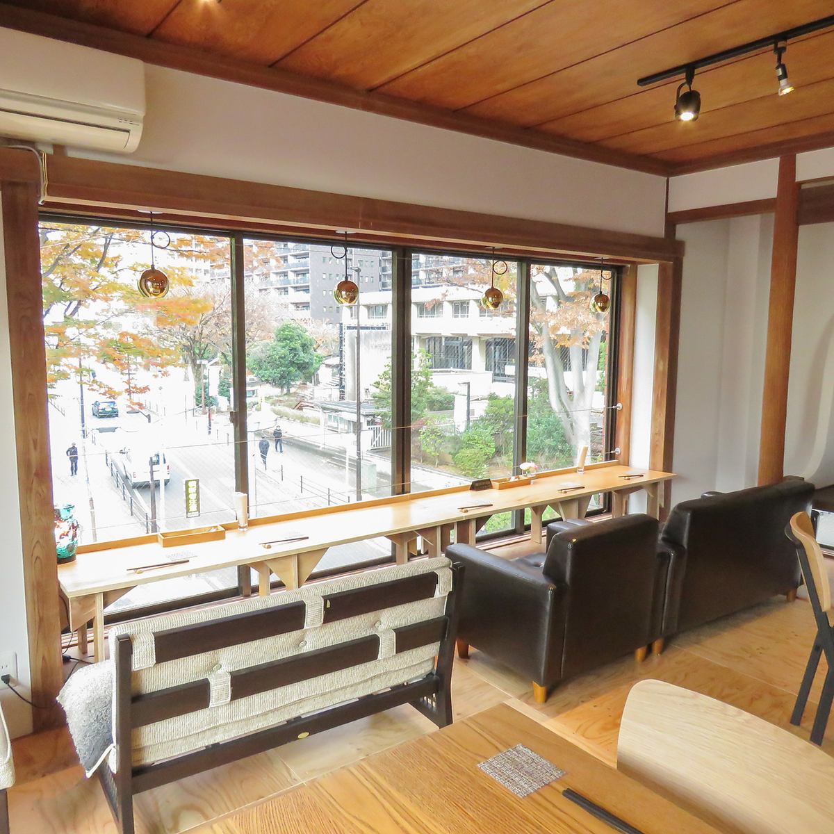 【2席限定】“靠窗座位假日午餐（11:00-16:00）”3,500日元