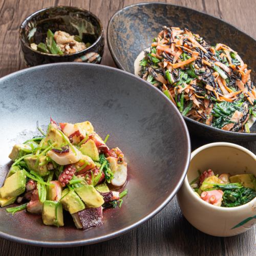 野菜をふんだんに使った日替わりおばんざい