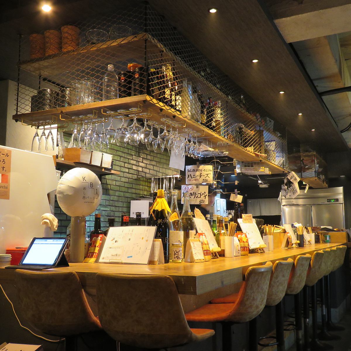 Enjoy our carefully selected dishes in a stylish space♪