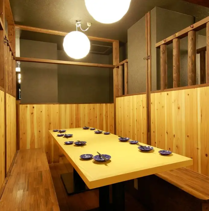 宴会にぴったり！100名以上でもゆったりな空間です。