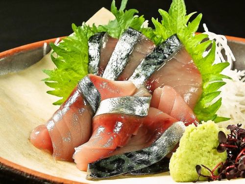 Chef's "pole" 〆 mackerel sashimi