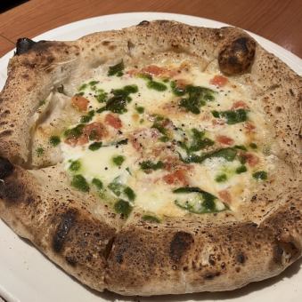 燻製モッツァレラのマルゲリータビアンカ