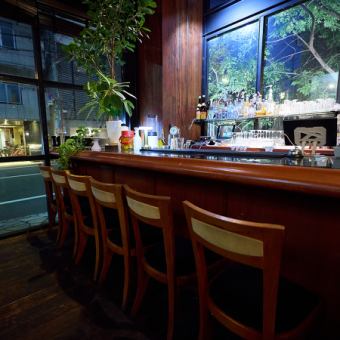 Counter seating for solo diners