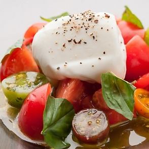 【엄선 식재료를 사용한 이탈리안】