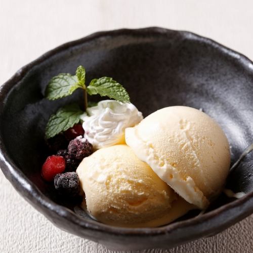 Ice cream (vanilla/matcha)