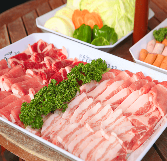 こだわりの「マテラ豚」を使ったお肉やウインナーなどが食べ放題
