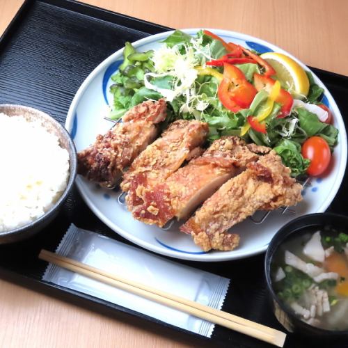 マテラ鶏の一枚揚げ