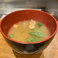 海生菜味噌湯