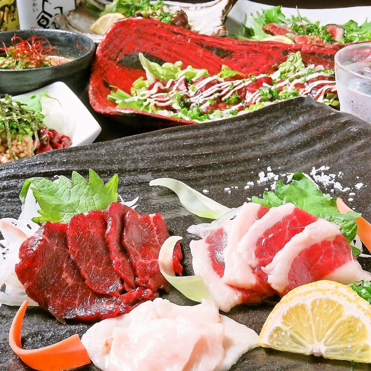 An izakaya where you can enjoy fresh horsemeat sashimi delivered directly from Kumamoto Prefecture and a wide variety of sake!