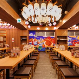 【21名~60名向け完全個室】【喫煙可能・禁煙席もご用意有り】最大60名様まで完全個室でご案内。上野駅近！嬉しい飲み放題付き宴会コース3000円~!!寛げる広々とした完全個室は忘年会や歓送迎会などにピッタリ◎完全個室だからこそ、周りを気にせずゆっくりとお食事をお愉しみいただけます。