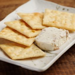 Icing cake cream cheese