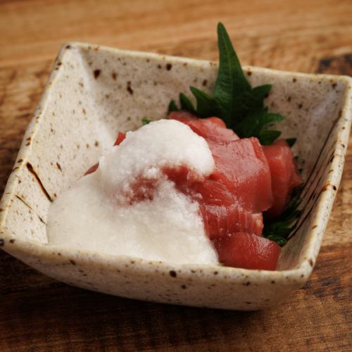 Fresh bluefin tuna with grated yam