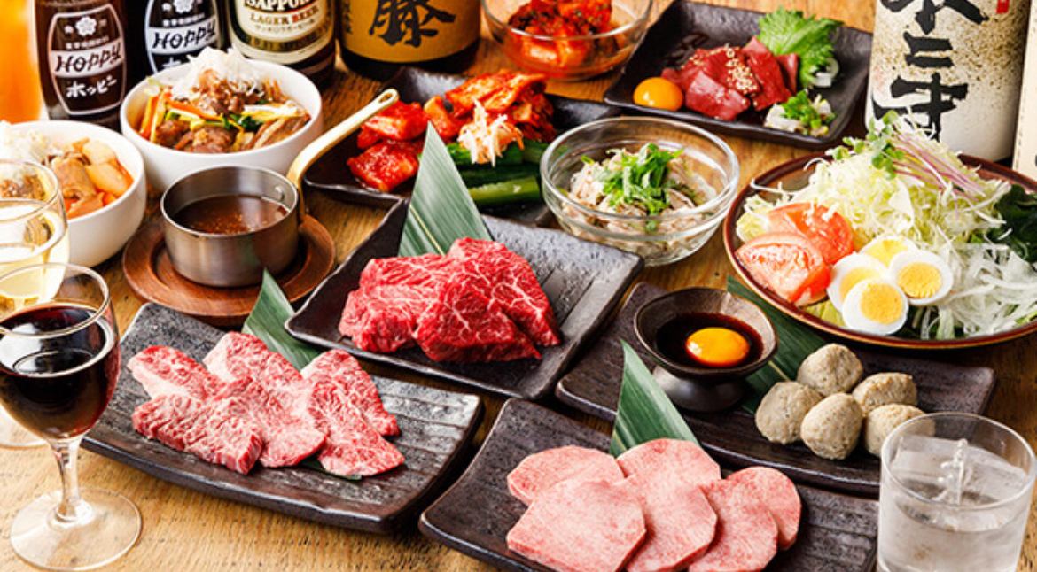 自家製、手切りにこだわったお肉や一品料理の数々。【期間限定】土日祝16:00～営業！