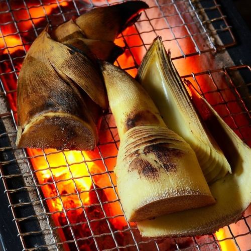 海の幸、山の幸、四季を感じる料理を多数ご用意。