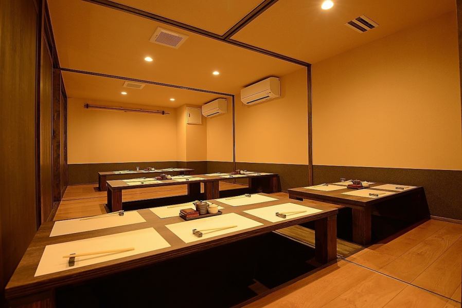 Digging seats are also recommended for drinking parties and banquets.You can enjoy your meal comfortably in the clean restaurant.In addition, it is a warm space where you can feel the warmth of wood.