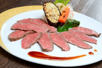Carefully selected Japanese beef roast beef