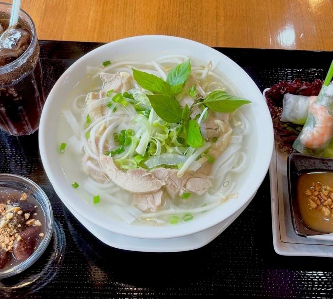 ◆◇大人気メニュー！本場のお味をお楽しみ頂ける”牛肉ハノイフォースープ麺”￥979(税込)◇◆