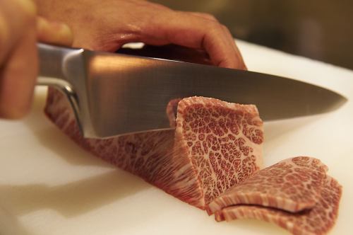 毎朝厳選、至高の肉体験。