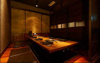 仕切り方で自由に個室の大きさを変更することができます。6名様～12名様まで人数に合わせてお部屋をご用意。