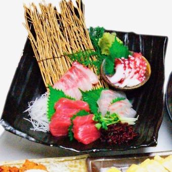 【花之森】宮崎雞+市場直供海鮮生魚片拼盤2小時無限暢飲套餐 5,115日元 → 含4,915日元