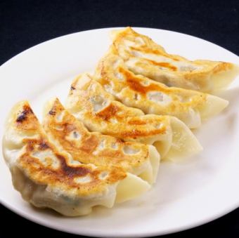 Homemade grilled gyoza (5 pieces)