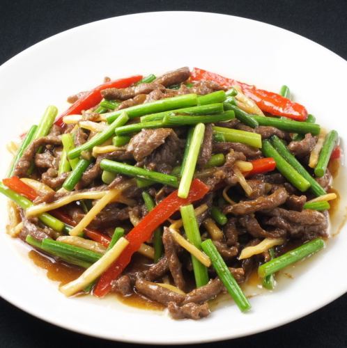 Shredded beef and stir-fried garlic sprouts