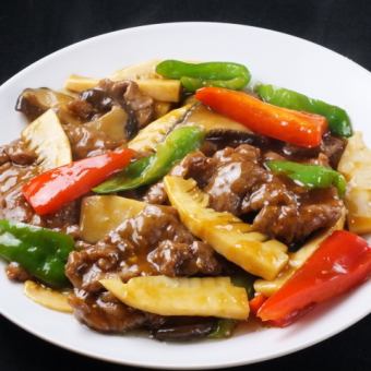 Stir-fried beef with black pepper