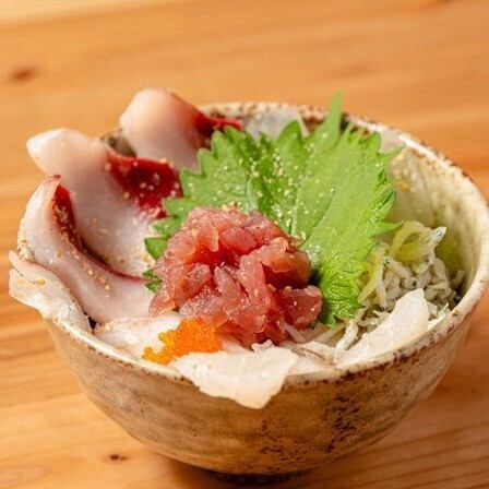 鮮度抜群の海鮮丼