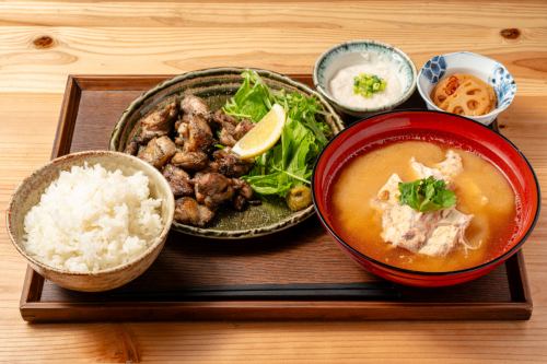 もも肉天然塩焼き定食