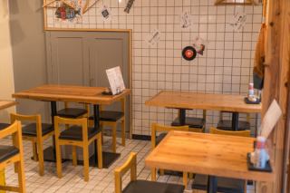 3～4名席を2席ご用意しております。プライベートや会社宴会など少人数宴会にご利用ください。