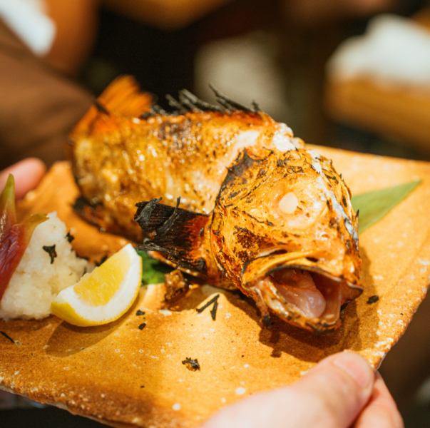 【当店名物】炭火で炙る焼き魚 550円～