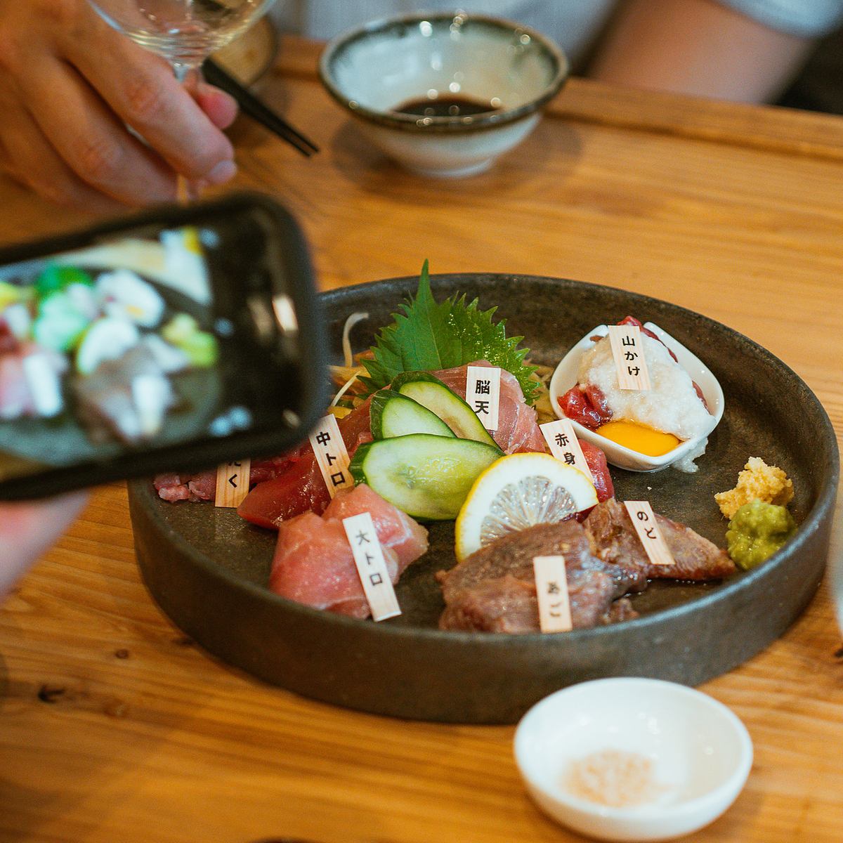 鮮度抜群な海鮮を使用した焼き魚やお造りが名物！