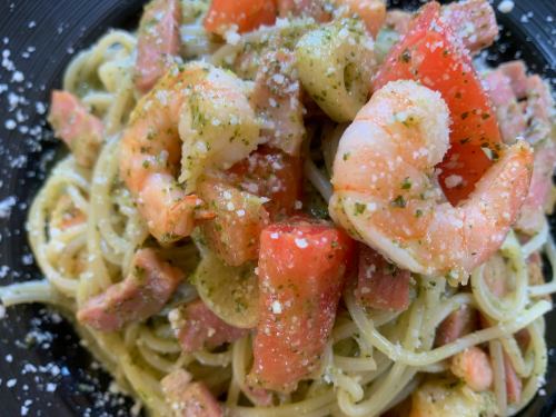 Genovese pasta with bacon and shrimp