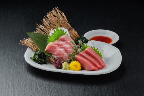 Assortment of two types of red bluefin tuna and tuna Haramo