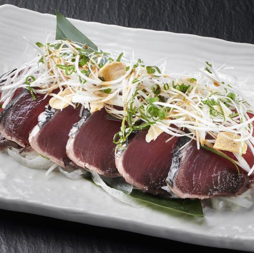 Straw-grilled seared bonito