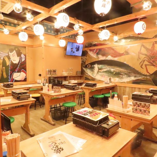 【宴会用半個室 名駅】名駅で大人数のご宴会はお任せください!!宴会用半個室は24名~最大54名様までご宴会収納可能です!!絶品浜焼きと鮮度抜群の海鮮料理で大満足間違いなし!!2階貸切は最大177名様・お店貸切は最大230名様までご利用可能です!貸切のご相談はお電話からのご連絡をお勧めします♪