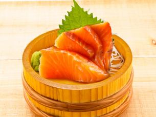 サーモンの刺身