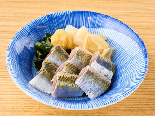 つまみ鰯／[おすすめ]ホタルイカのレバ刺し風