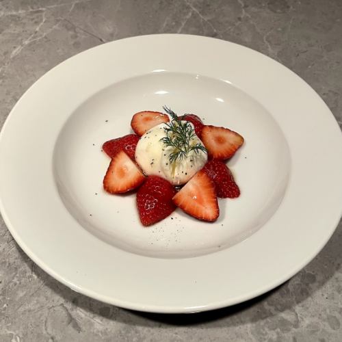 ブラータチーズと季節の果物