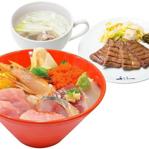 Toshihisa也有美味的海鲜！海鲜盖饭和刺身拼盘都有！