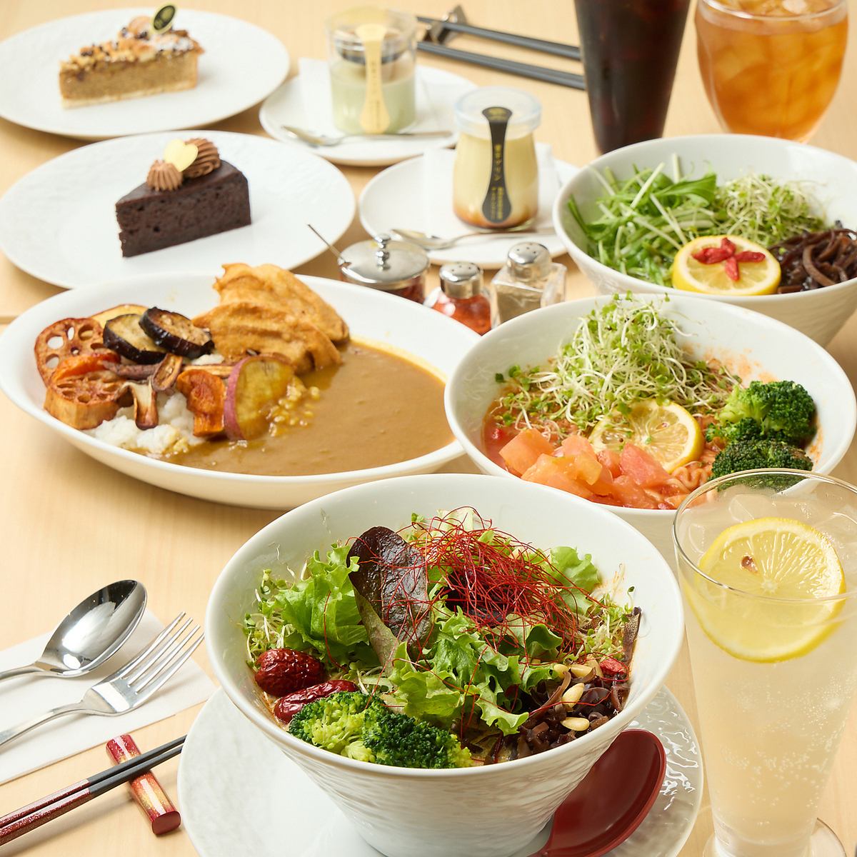 堺筋本町駅8分◆植物性食材で作るラーメンの旨み。明るく居心地のいい店内は貸切OK◎