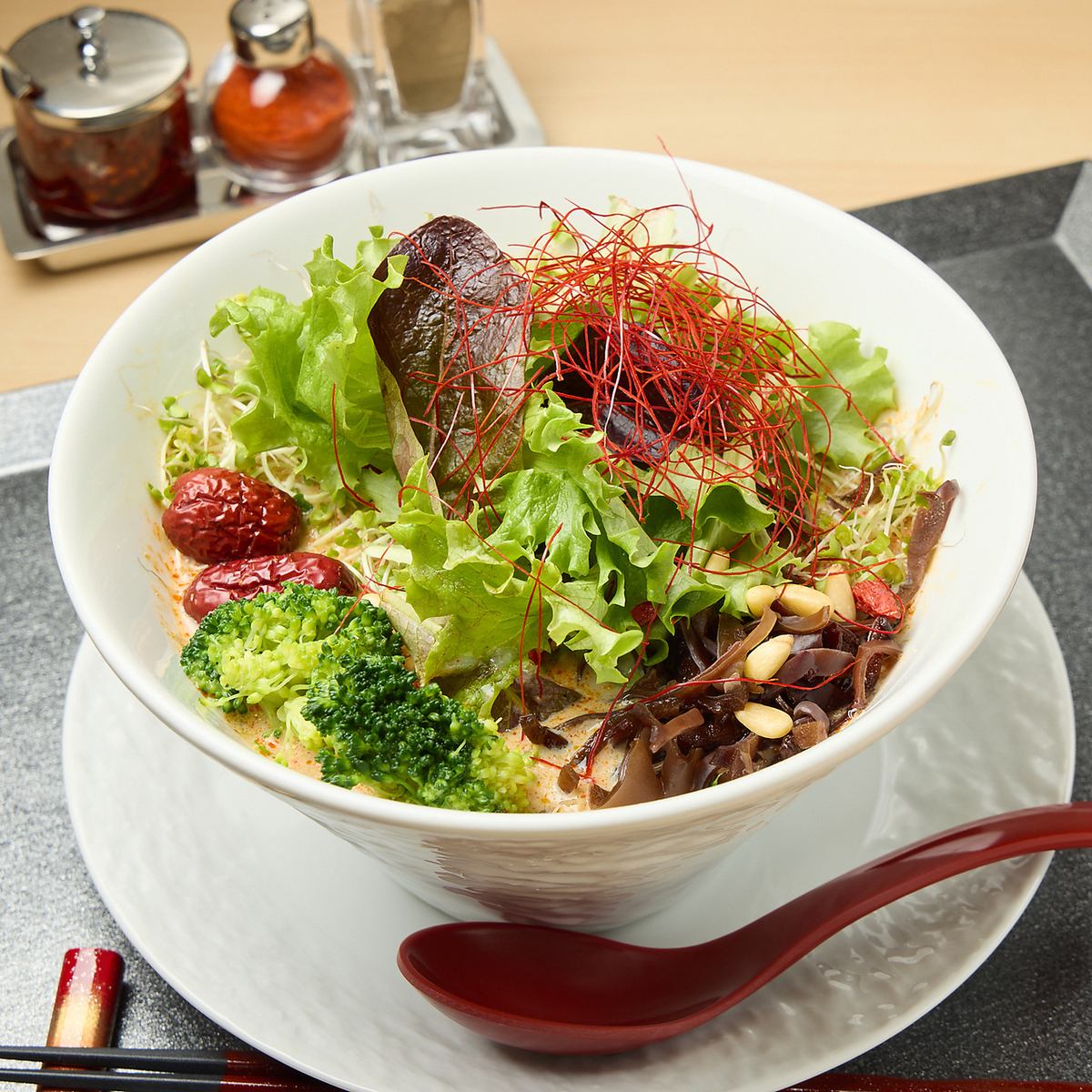 ランチ利用歓迎！食べ応え抜群のヴィーガンラーメンが味わえる