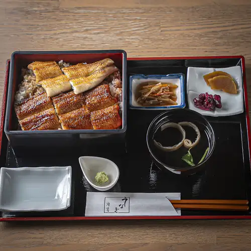 三条店限定!白樺重◆白焼きと蒲焼の両方を一度に楽しめる贅沢な特別な重