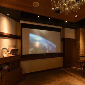 Chartered customers can use projectors and screens that can be used for free ♪ Wireless microphones and audio equipment are also available!